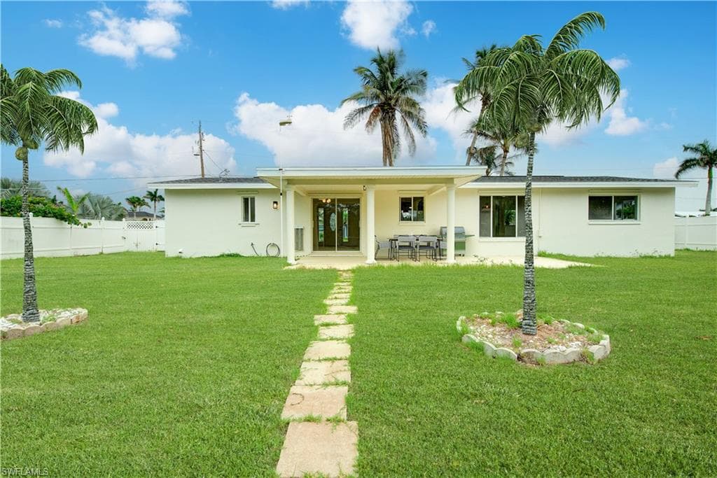 32 Fairview BLVD-36