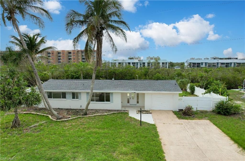 32 Fairview BLVD-31