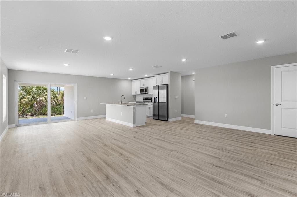 337 Woodburn DR-9
