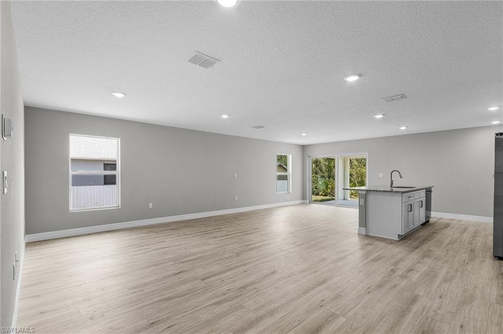 337 Woodburn DR-8