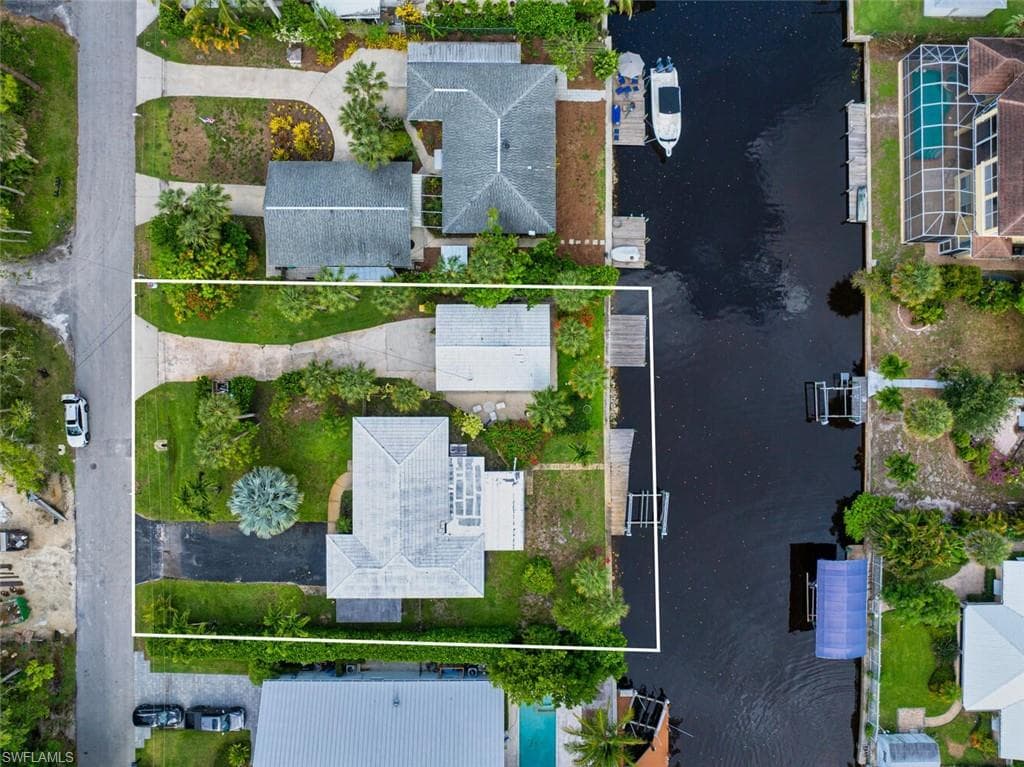 1483 Bembury DR-17