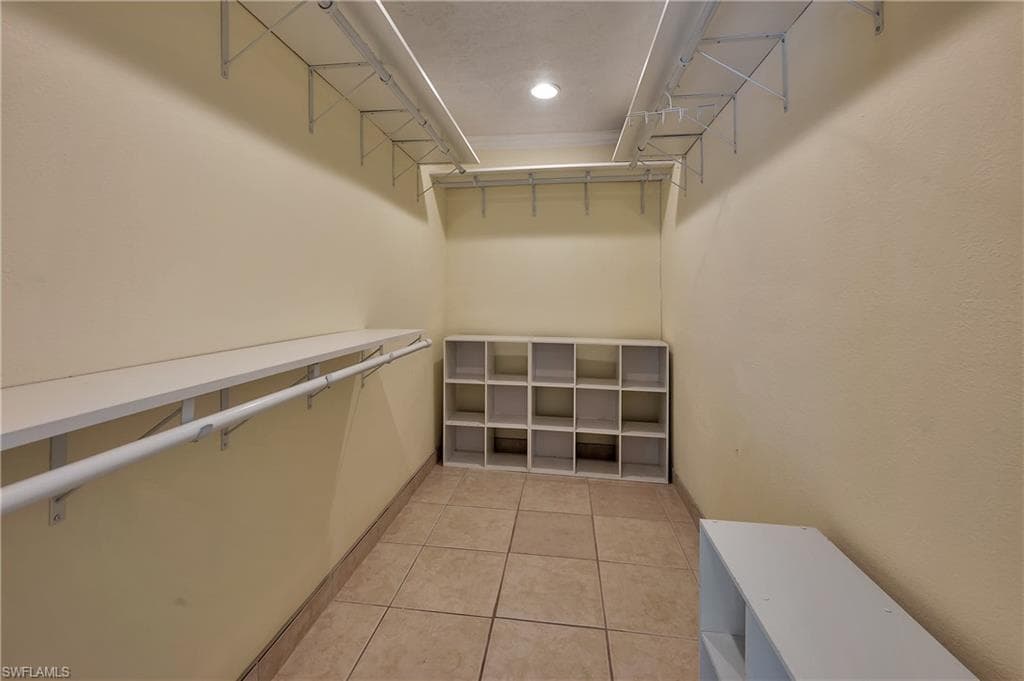 639 Pompano DR-20