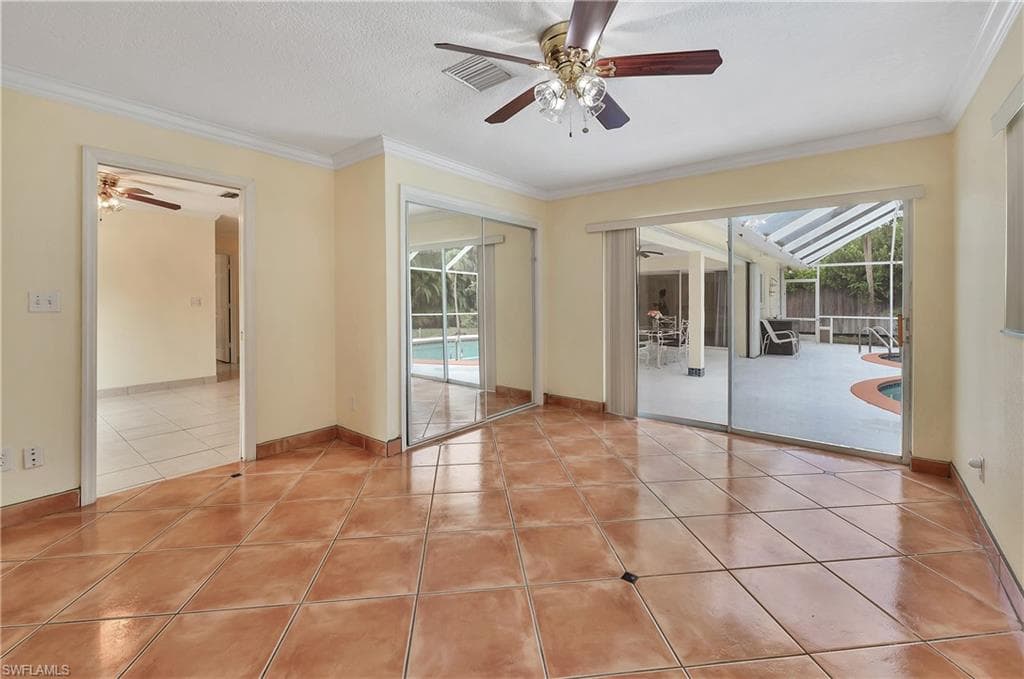 639 Pompano DR-29