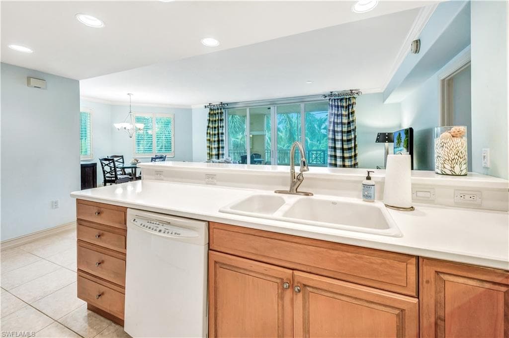 2748 Tiburon BLVD E C-301-14