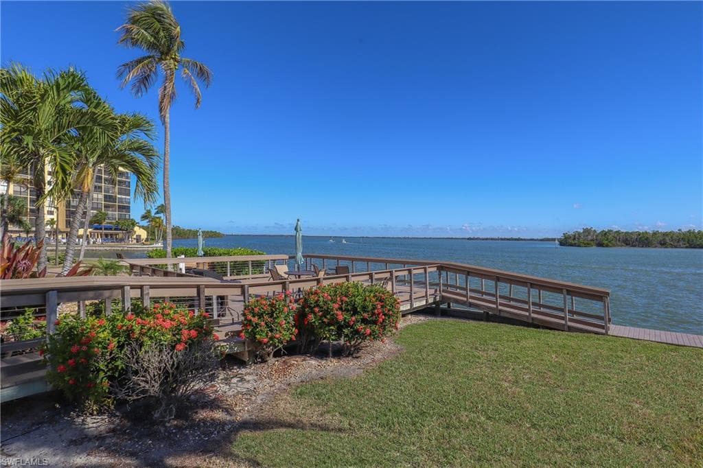 4265 Bay Beach LN 524-31