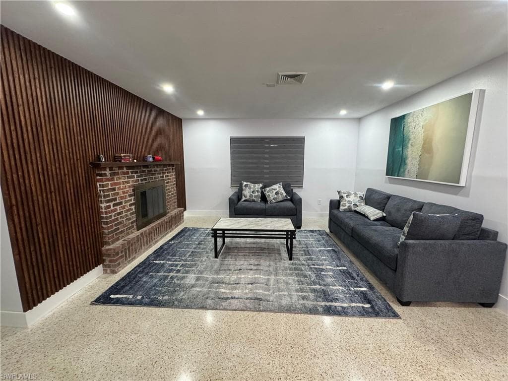 2231 Isle Of Pines AVE-6