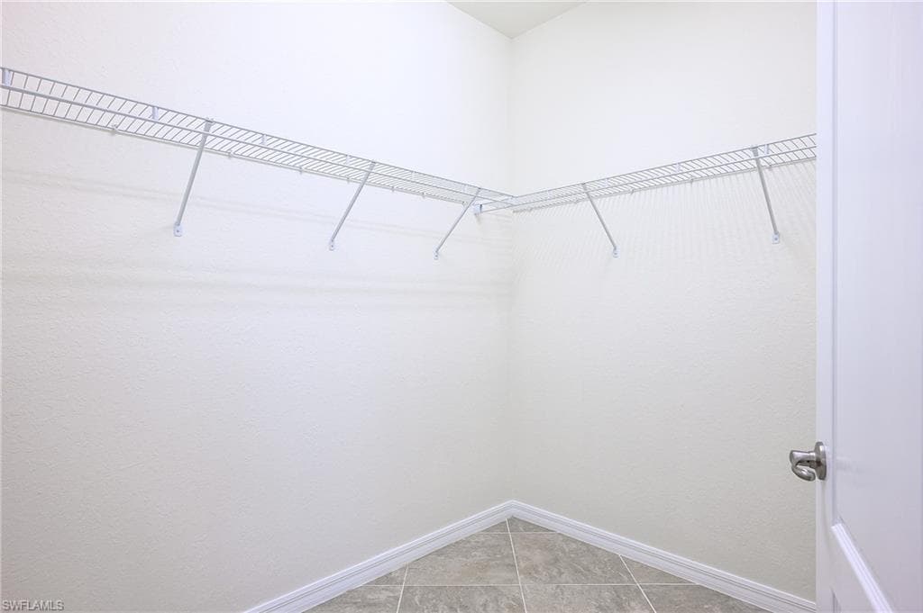 4604 Abaca CIR-17