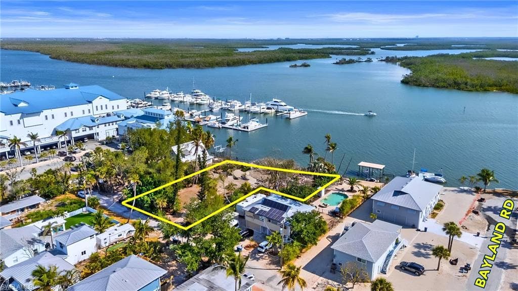 4851 Dolphin LN-4