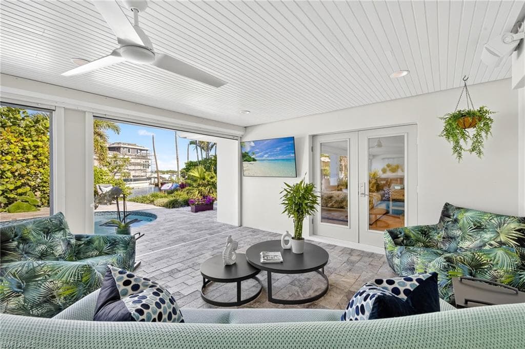 5215 SEASHELL AVE-5