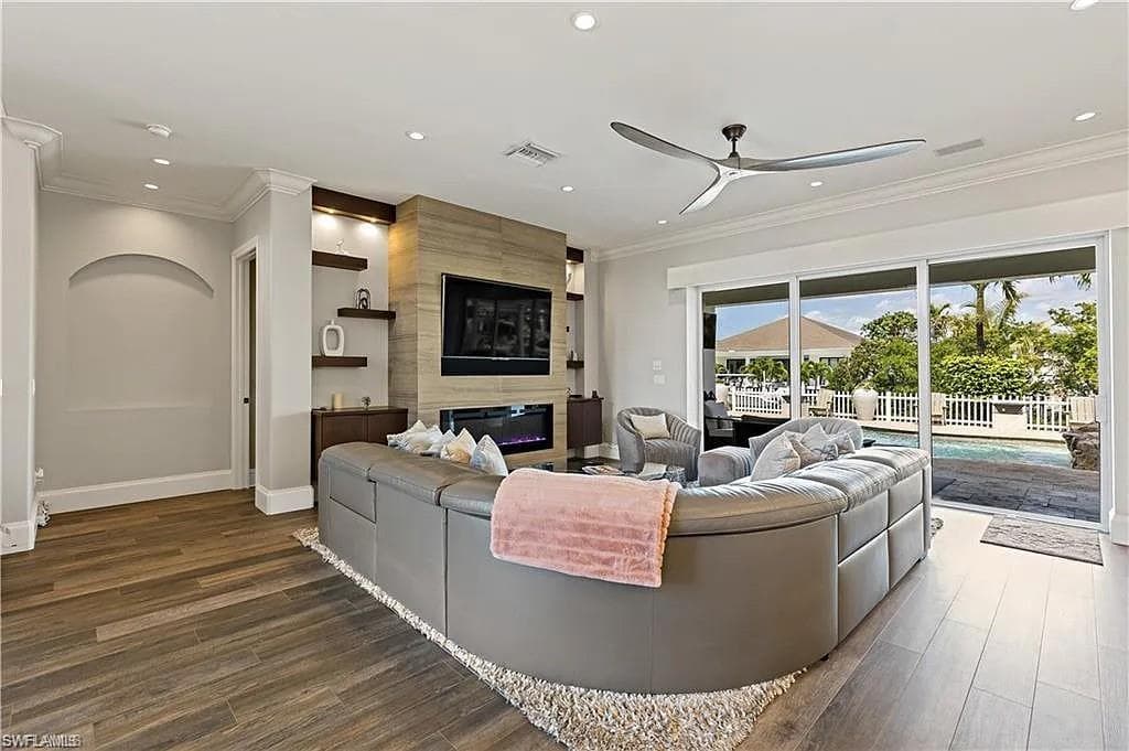 1435 Osprey AVE-9