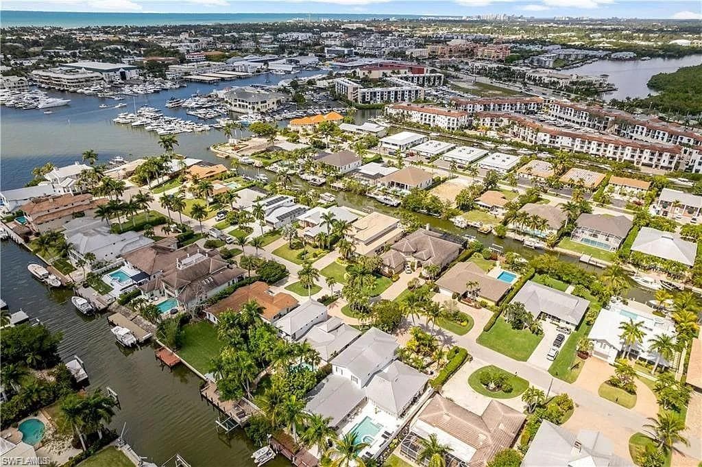 1435 Osprey AVE-21