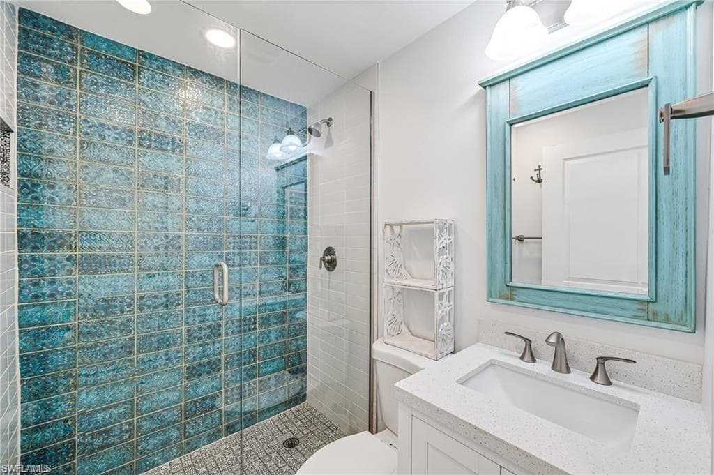 203 1st ST-27