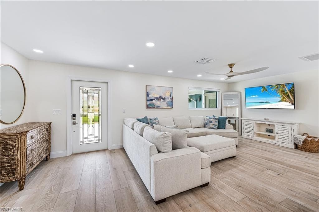 203 1st ST-6