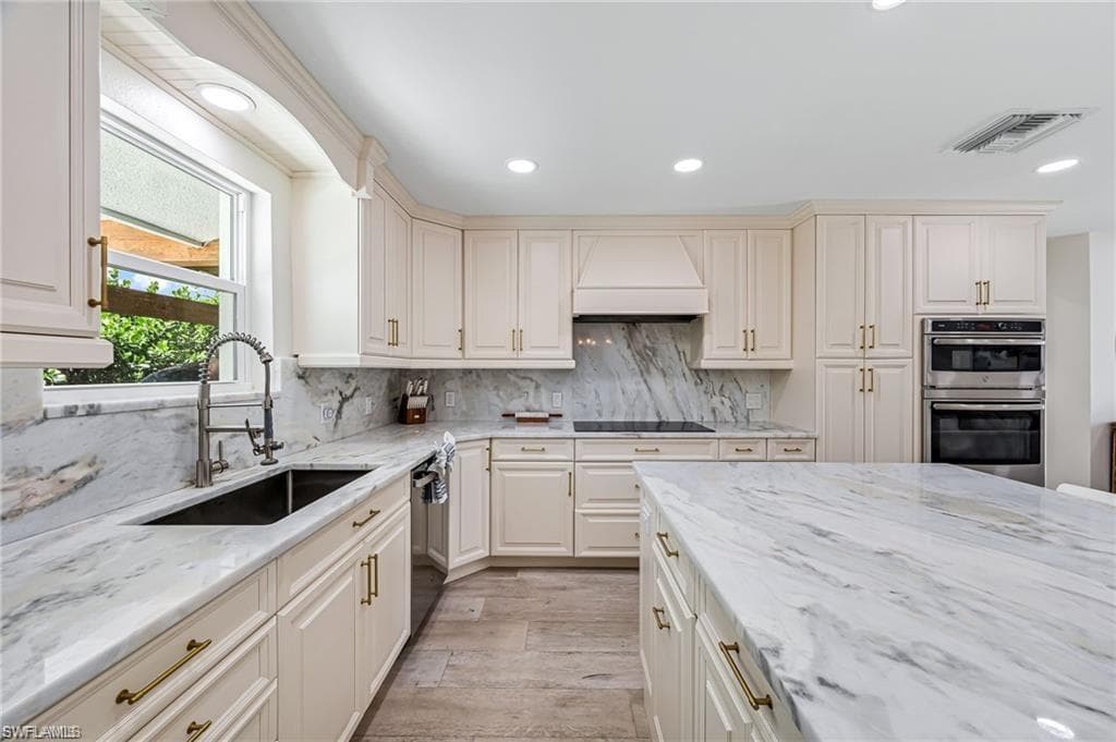 203 1st ST-10
