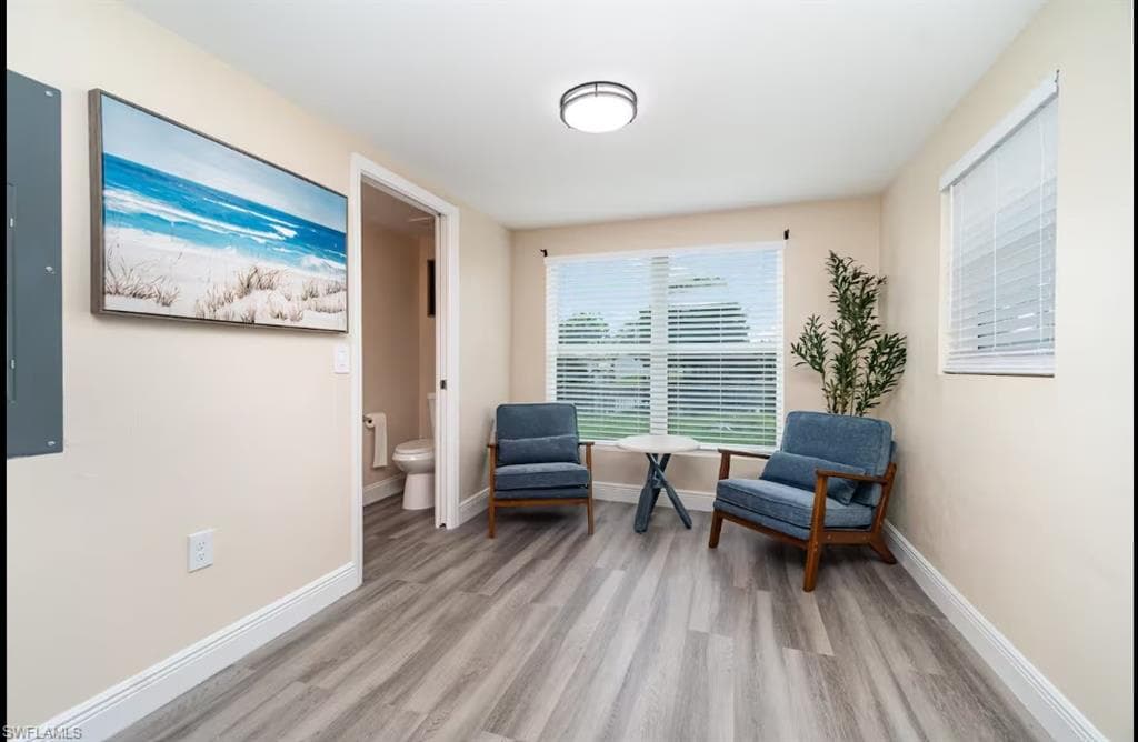 203 Kingston DR-12