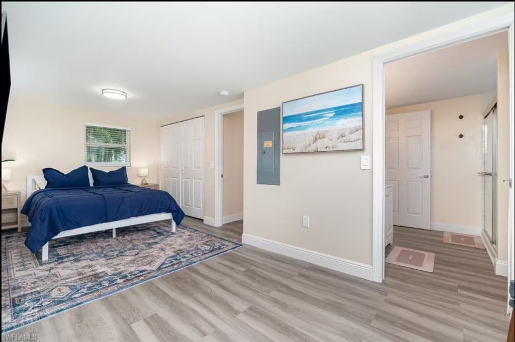 203 Kingston DR-10