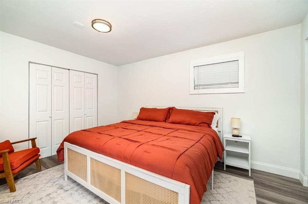 203 Kingston DR-18