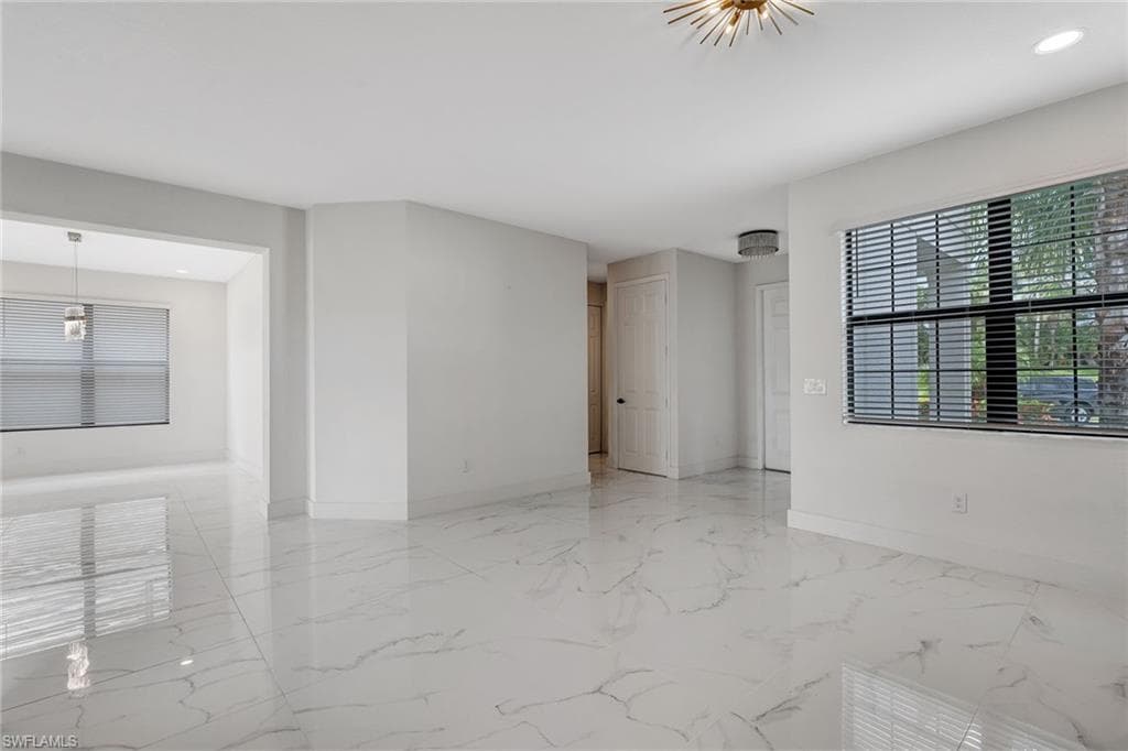 11604 Meadowrun CIR-6