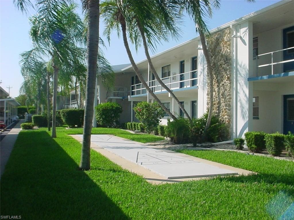 708 Victoria DR 206-9