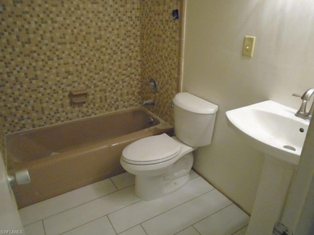 708 Victoria DR 206-14