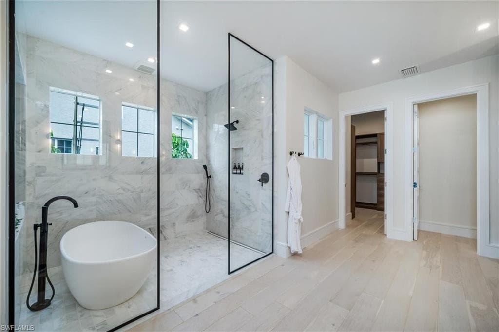 1645 Bonita CT-23