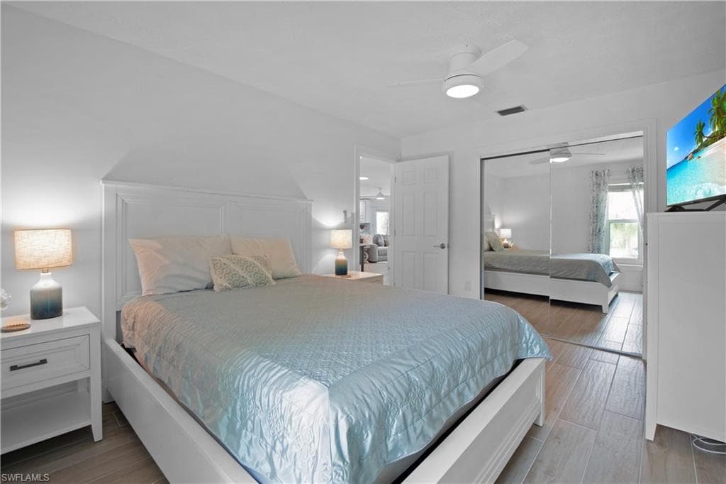 19 Pelican ST E-21