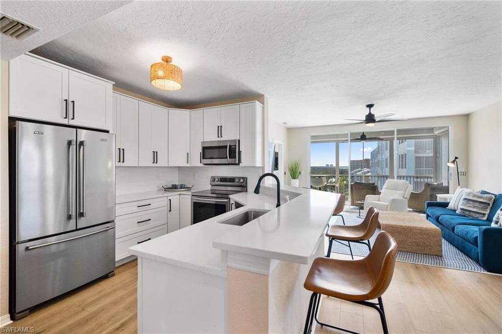 22748 Island Pines WAY 403-7