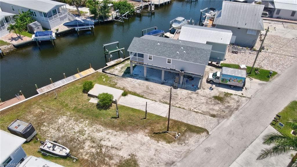 856 Oak ST-7