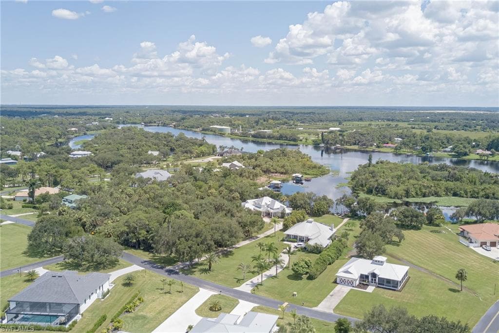 18111 Riverchase CT-36