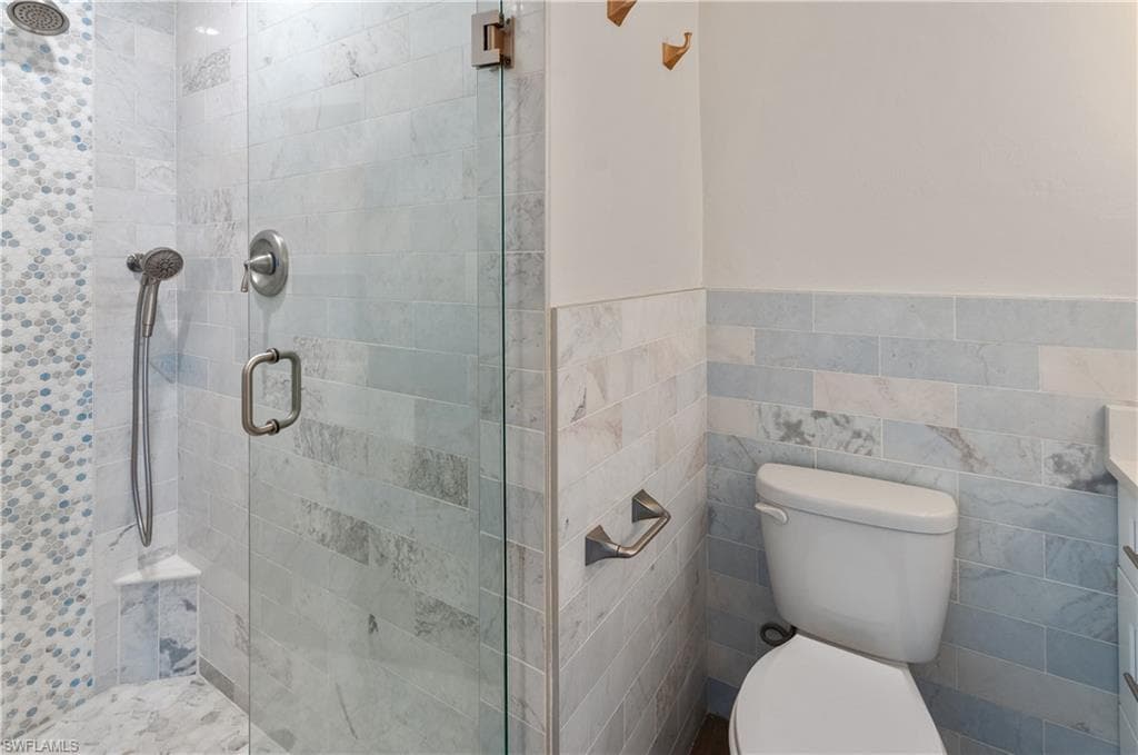 900 Broad AVE S 133/134-7