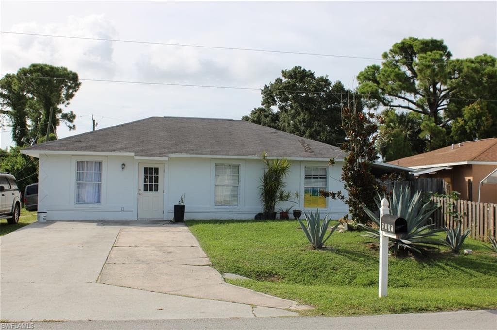 5321 Warren ST-2