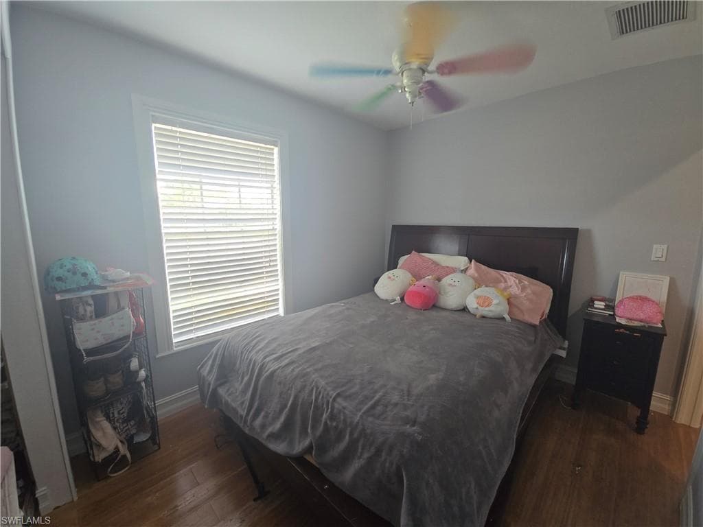 5321 Warren ST-11