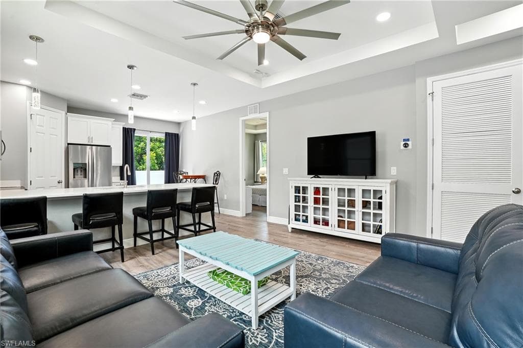 10140 Carolina ST-3