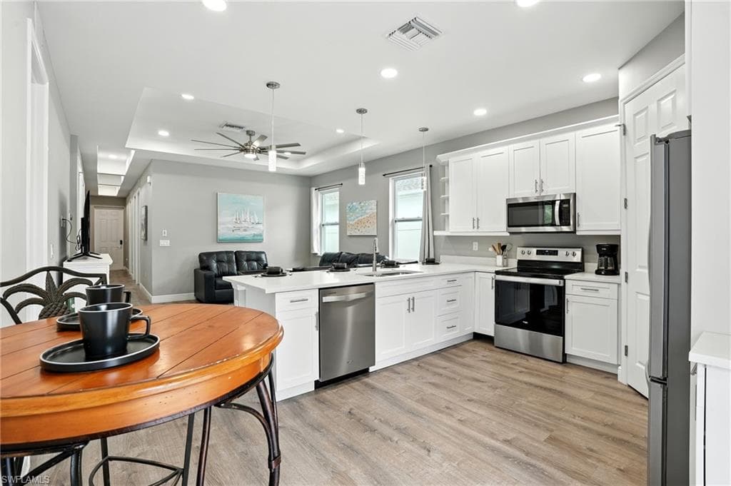 10140 Carolina ST-11