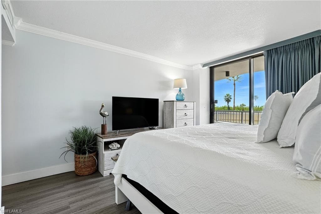 440 Seaview CT 201-17