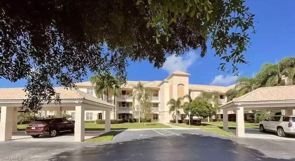 17020 Willowcrest WAY 203-1