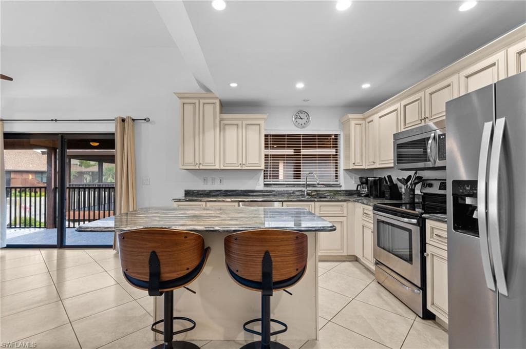 1811 Olde Middle Gulf DR 14-9