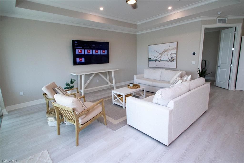 251 Indies DR E 202-17