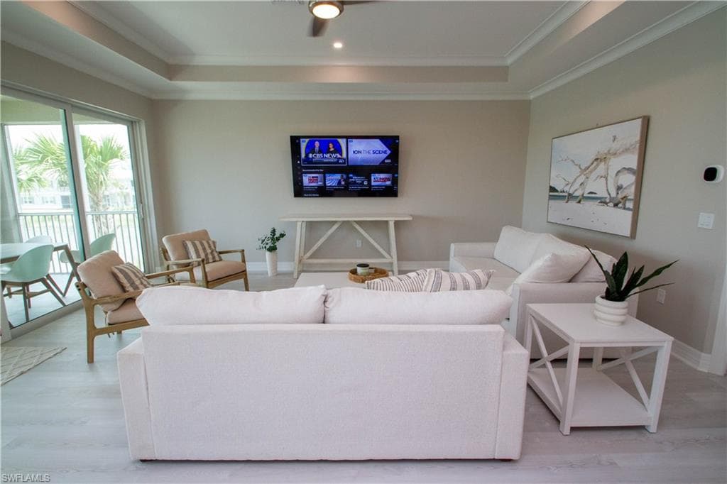 251 Indies DR E 202-20