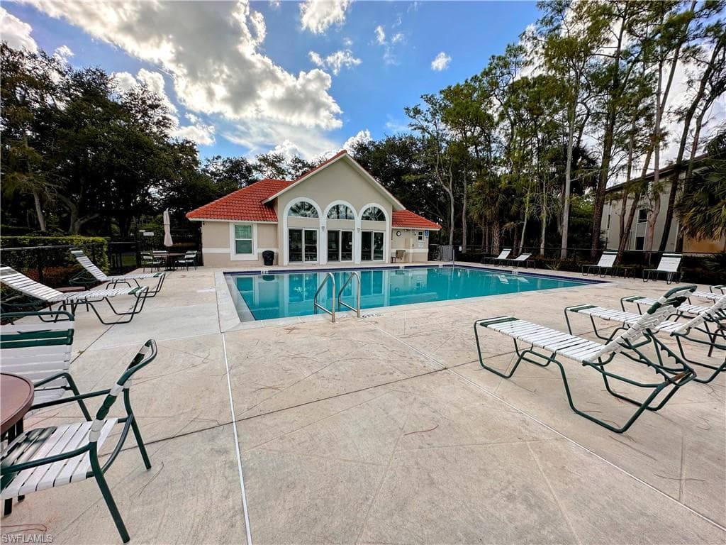 5708 Deauville CIR J101-41