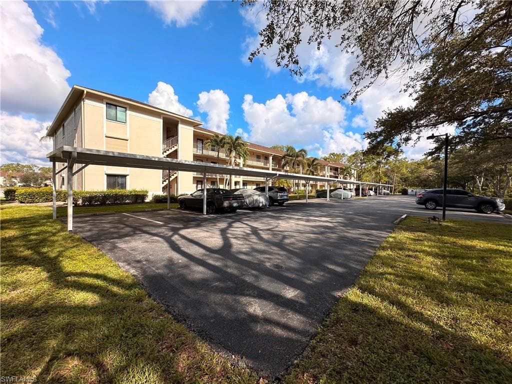 5708 Deauville CIR J101-4