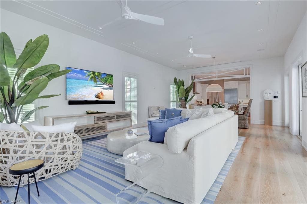 942 9th AVE S-13