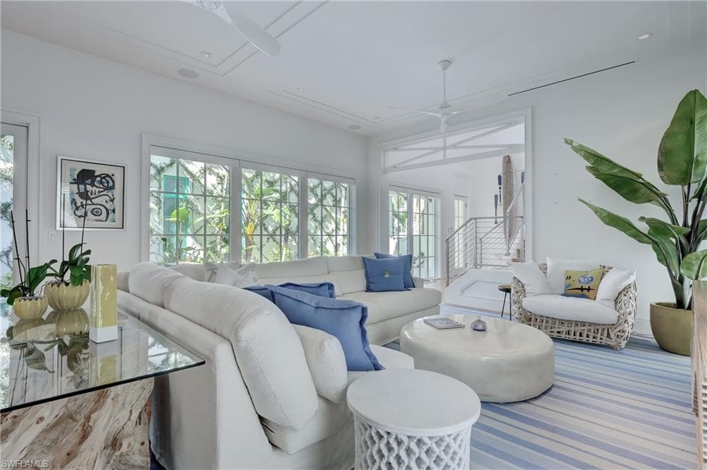 942 9th AVE S-17