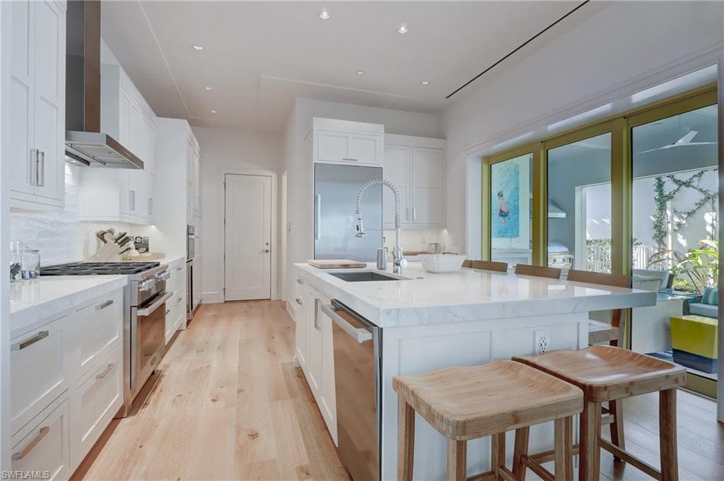 942 9th AVE S-18