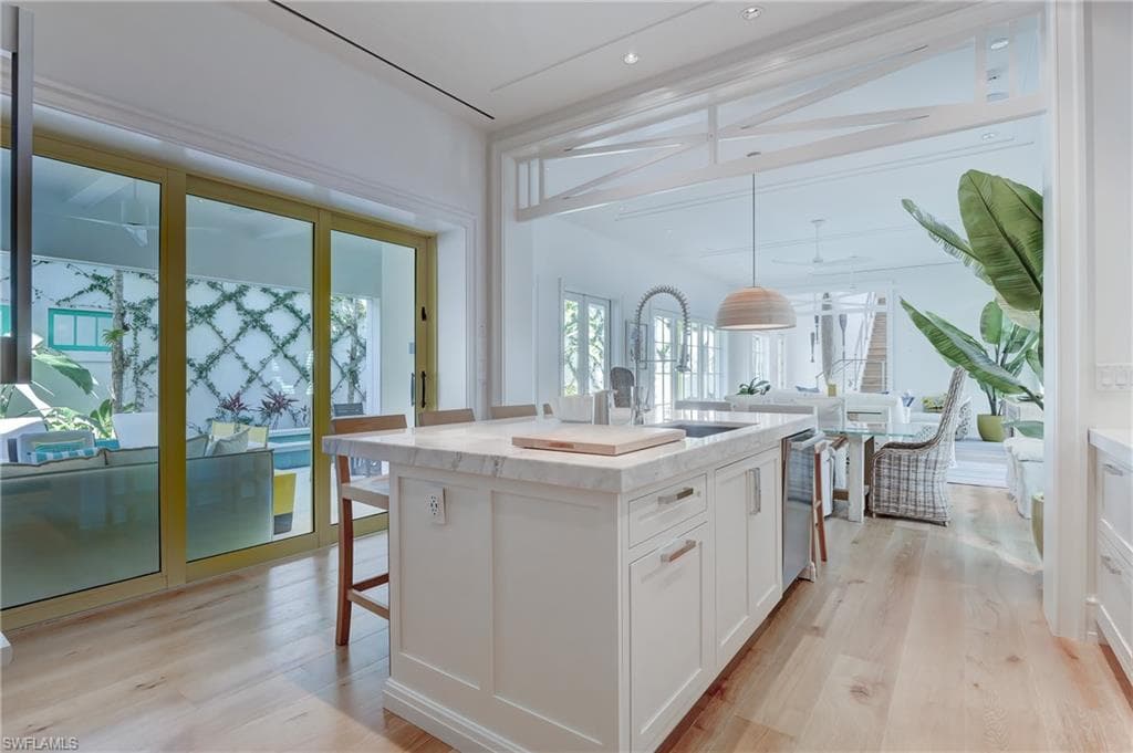 942 9th AVE S-21