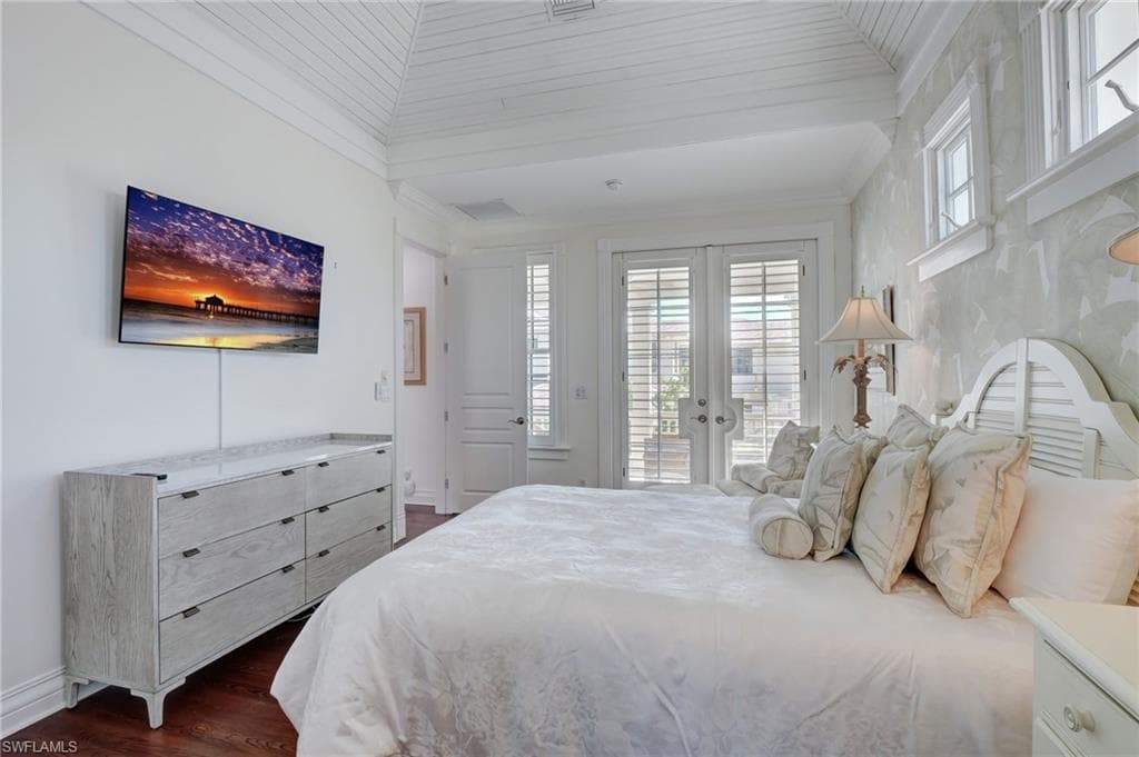 1551 Gulf Shore BLVD S-38