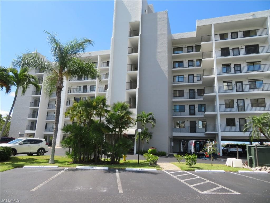 4835 Bonita Beach RD 403-1