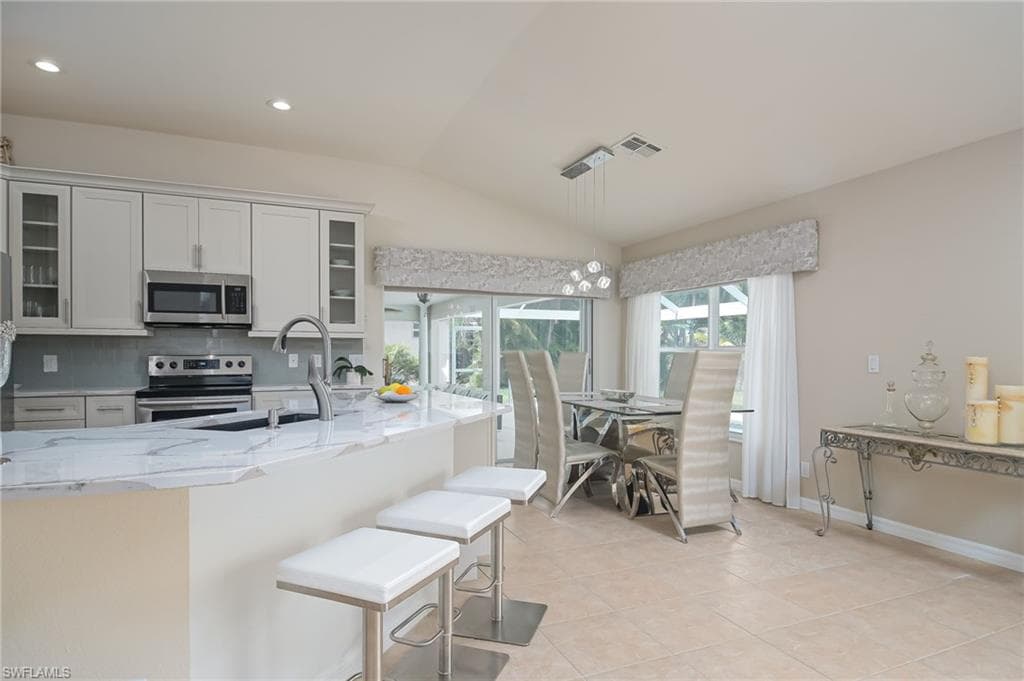 2250 Grove DR-7
