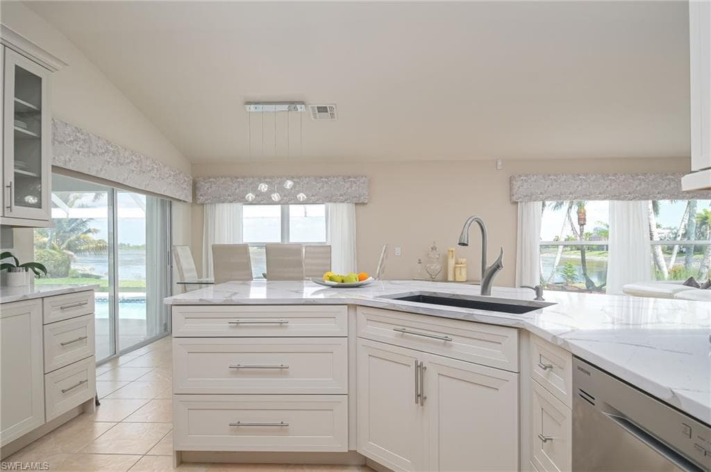 2250 Grove DR-10