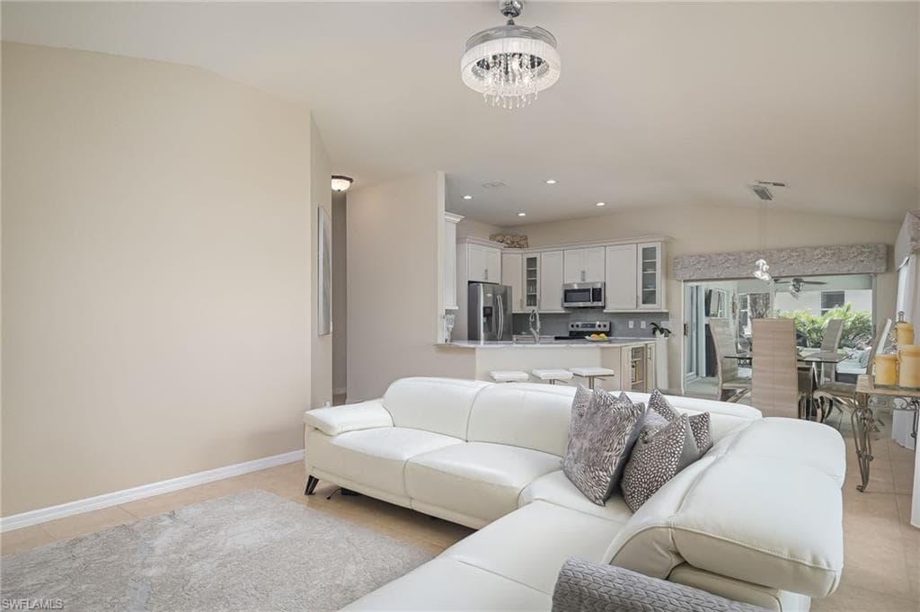 2250 Grove DR-4